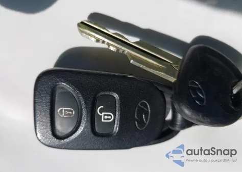 2008 Hyundai Accent Se z USA, uszkodzony, nr VIN KMHCN36C28U073243